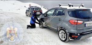 Read more about the article Jandarmii montani dâmbovițeni au ajutat doi turiști bucureșteni