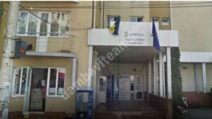 Read more about the article Panică la sediul Judecătoriei Târgoviște! Un fum gros a cuprins o parte din imobil!