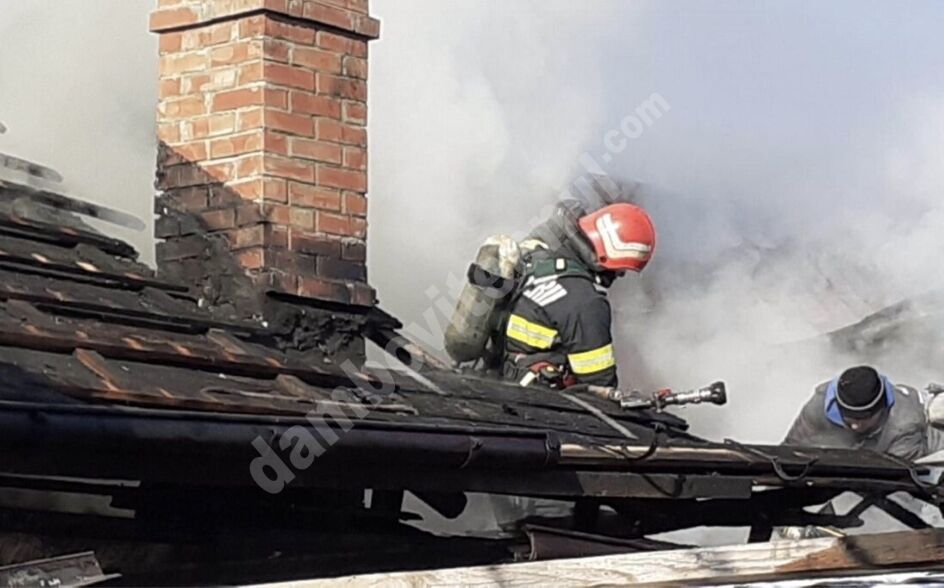 You are currently viewing Incendiu puternic într-o gospodărie din comuna Moțăieni