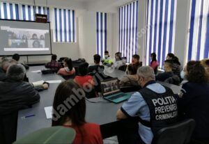 Read more about the article Întâlnire educativă între beneficiarii Complexului de Servicii Sociale „Floare de Colţ” Târgovişte şi deţinuţi