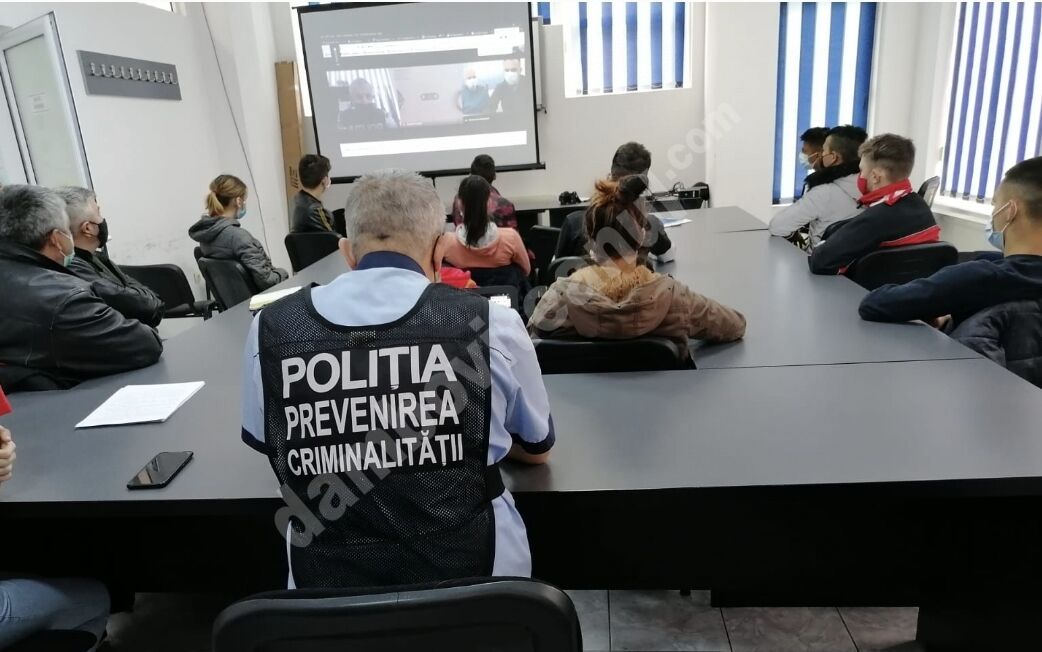 You are currently viewing DGASPC DÂMBOVIȚA: Întâlnire educativă între beneficiari adolescenţi şi deţinuţi