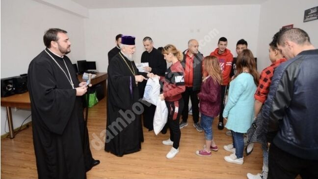 You are currently viewing FAZA A IV-A A PROIECTULUI “ÎMBRACĂ UN COPIL DE PAȘTI ÎN HAINE NOI” LA CENTRUL DIACONAL „CASA CREȘTINĂ”