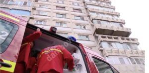 Read more about the article O târgovișteancă în vârstă de 74 de ani, a scăpat cu viață, după ce a căzut de la etajul unui bloc!