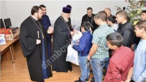 Read more about the article ARHIEPISCOPIA TÂRGOVIȘTEI: 50 DE COPII AJUTAȚI ÎN CADRUL PROIECTULUI “ÎMBRACĂ UN COPIL DE PAȘTI ÎN HAINE NOI”