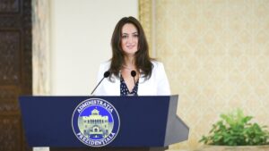 Read more about the article Fostul purtător de cuvânt al președintelui s-a angajat consultant al CEO-ului Electrica