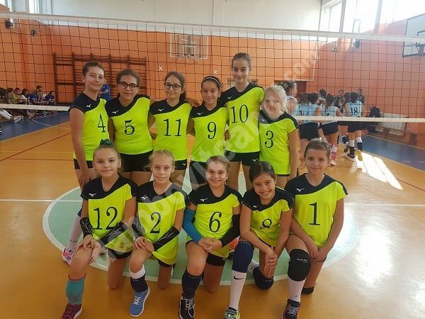 You are currently viewing Campionatul Național de volei speranțe. CSȘ Târgoviște, victorii pe linie la turneul de la Câmpulung Muscel