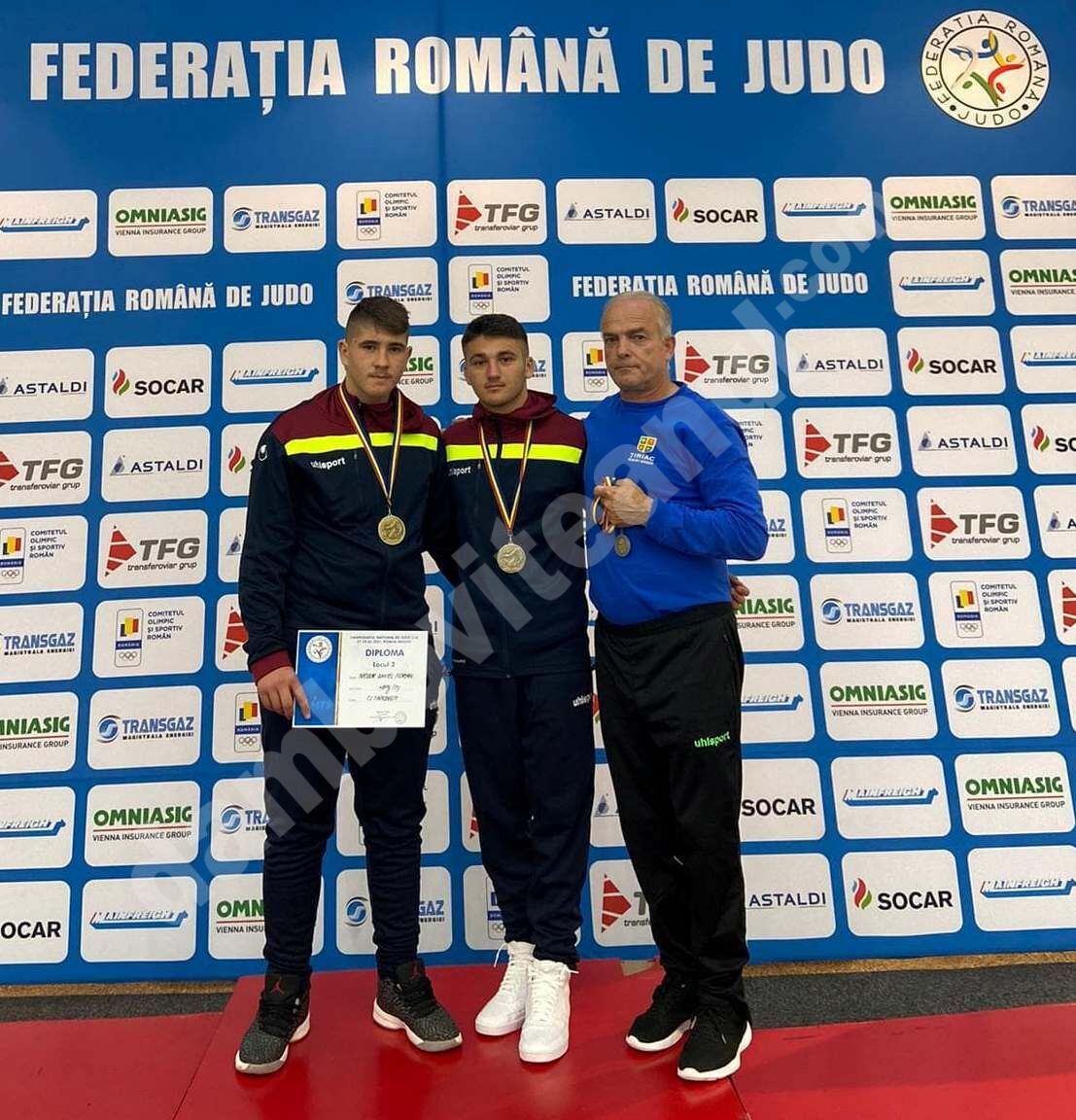 You are currently viewing Doi sportivi de la CS Târgoviște, medaliați cu bronz la Campionatul Național  de Judo U18 pe echipe