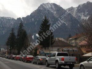 Read more about the article Trafic intens spre staţiunile montane, pe DN1