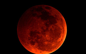 Read more about the article NASA anunță un eveniment astronomic spectaculos: Superluna roșiatică