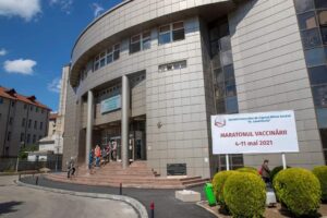 Read more about the article MARATONUL VACCINĂRII ÎN SPITALUL MILITAR CENTRAL