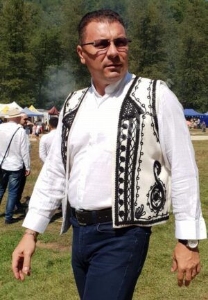 Read more about the article Ionel Petre: doar autoritățile noastre competente sunt responsabile de împușcarea ursului Arthur