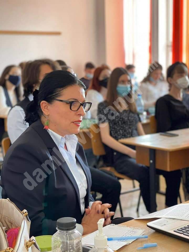 You are currently viewing Ziua Europei a fost marcată și astăzi, de elevii târgovisteni