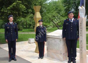 Read more about the article Distincții pentru liceenii militari pasionații de istorie