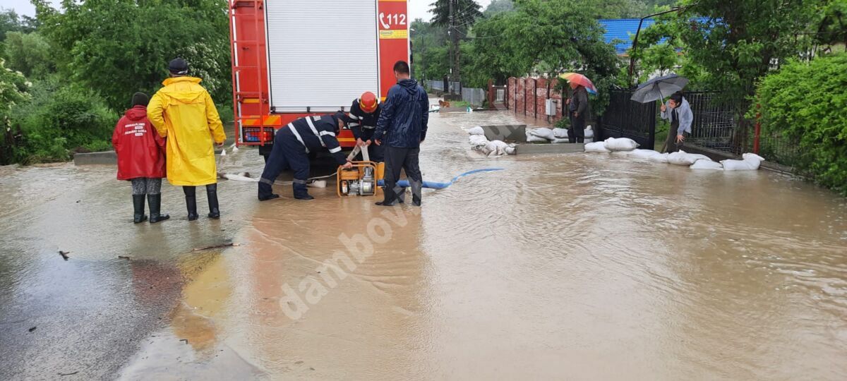You are currently viewing DÂMBOVIȚA: Alte două gospodării inundate, în urma căderilor masive de precipitații!
