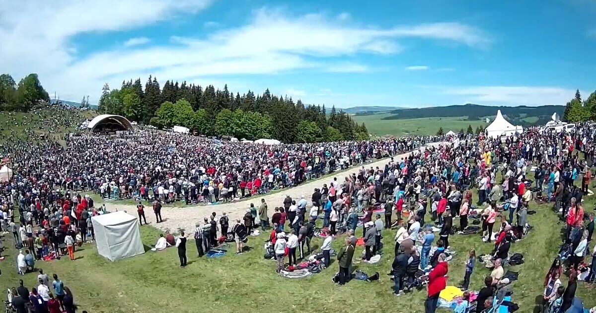 You are currently viewing Harghita: Zeci de mii de pelerini au fost prezenți la Șumuleu Ciuc, de Rusaliile Catolice