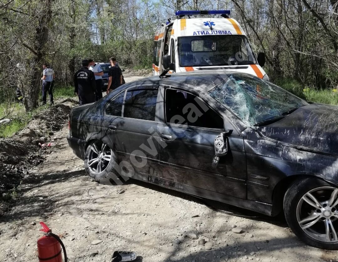 You are currently viewing Intervenții de urgență ale pompierilor târgovișteni! Copil blocat într-un automobil!