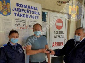 Read more about the article Jandarmii dâmbovițeni au recuperat un portofel cu documente pierdute!