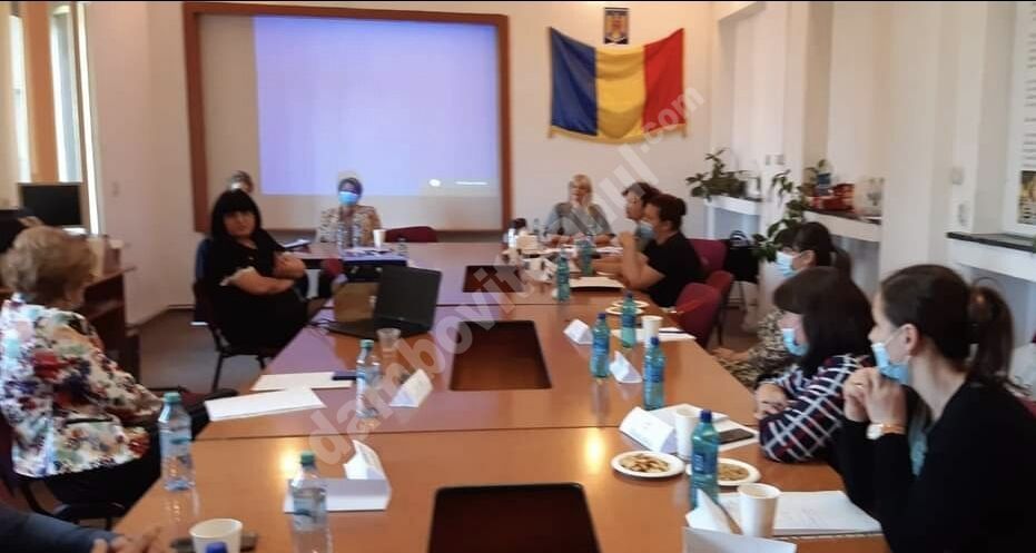 You are currently viewing DGASPC DÂMBOVIȚA: Întâlniri pentru creșterea calității serviciilor sociale