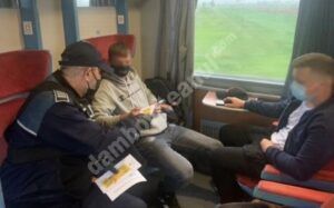 Read more about the article Sfaturi pentru siguranță! Selfie-ul pe tren nu ia like-uri, ia vieți!