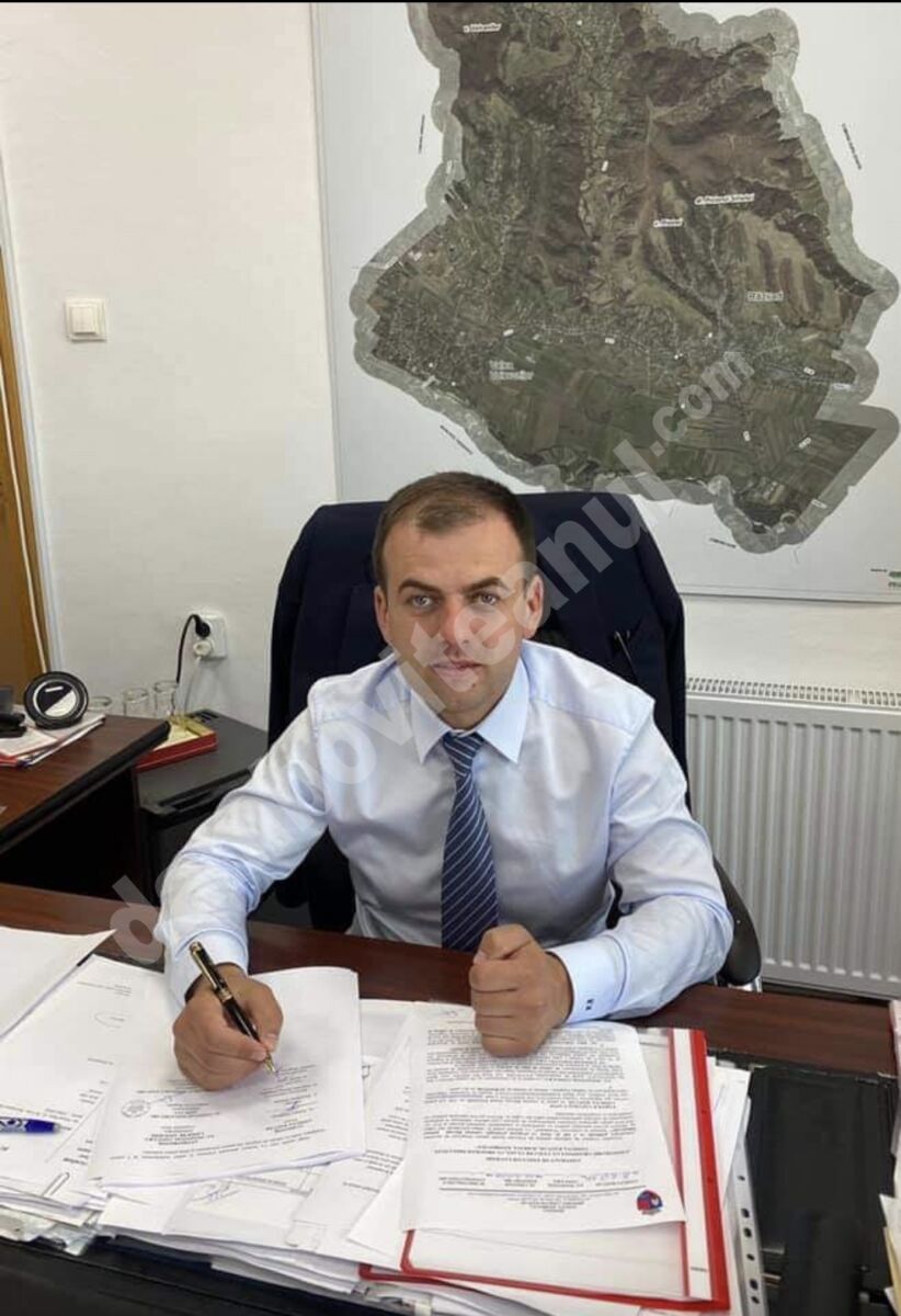 You are currently viewing Primarul Emanuel Spătaru le dă liber la înjurat participanților la trafic