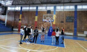 Read more about the article Lecții de sport oferite de profesioniști tinerilor beneficiari ai DGASPC Dâmbovița!