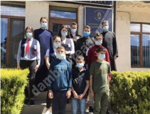 Read more about the article ELEVII SEMINARULUI SF. IOAN GURĂ DE AUR TÂRGOVIȘTE ÎN VIZITĂ LA CENTRUL SOCIAL CREȘTIN
