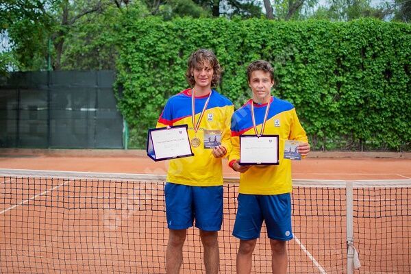 You are currently viewing Tenis: Dâmbovițeanul Vlad Breazu, campion al României în proba de dublu la Campionatele Naționale Individuale de vară U18