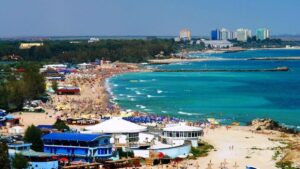 Read more about the article Turiştii care merg la Mangalia și în stațiunile din sudul litoralului plătesc o nouă taxă de 5 lei pe zi/ de persoană