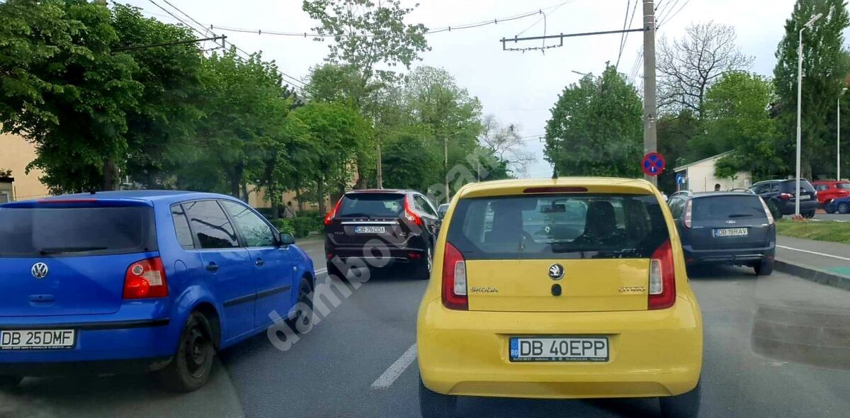 You are currently viewing Scoala a început în Târgoviște cu aglomerație în trafic
