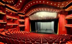 Read more about the article Primul spectacol-test din București va fi la Teatrul Național, în data de 15 mai. Spectatorii pot să poarte mască doar dacă vor