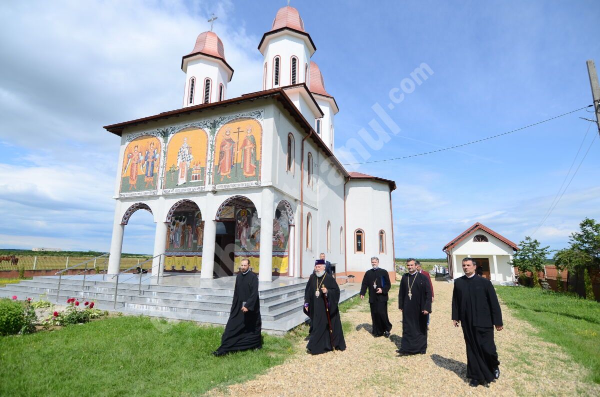 You are currently viewing ÎNALTPREASFINȚITUL PĂRINTE ARHIEPISCOP ȘI MITROPOLIT NIFON – VIZITĂ PASTORALĂ ÎN PROTOIERIA GĂEȘTI