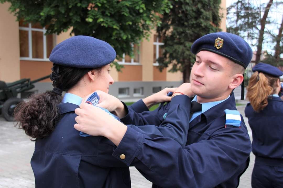 You are currently viewing Absolvenții Promoției 2021 și-au primit gradele onorifice