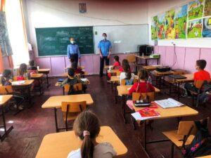 Read more about the article Jandarmeria Prahova continuă activitățile de prevenire a delincvenței juvenile în rândul elevilor