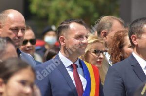 Read more about the article Vezi mesajul primarului municipiului Târgoviște, Daniel Cristian Stan, cu ocazia Zilei Eroilor!