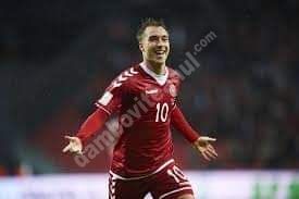 Read more about the article Început dramatic al EURO 2020! Un jucător a fost defibrilat pe teren