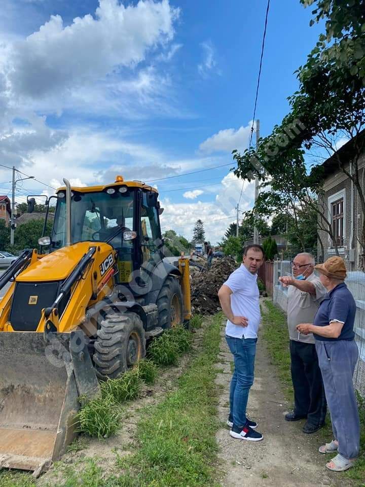 You are currently viewing În două luni, rețeaua de canalizare din Răzvad va fi gata
