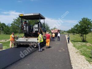 Read more about the article SC LDP continuă lucrările la infrastructura rutieră din județul Dâmbovița