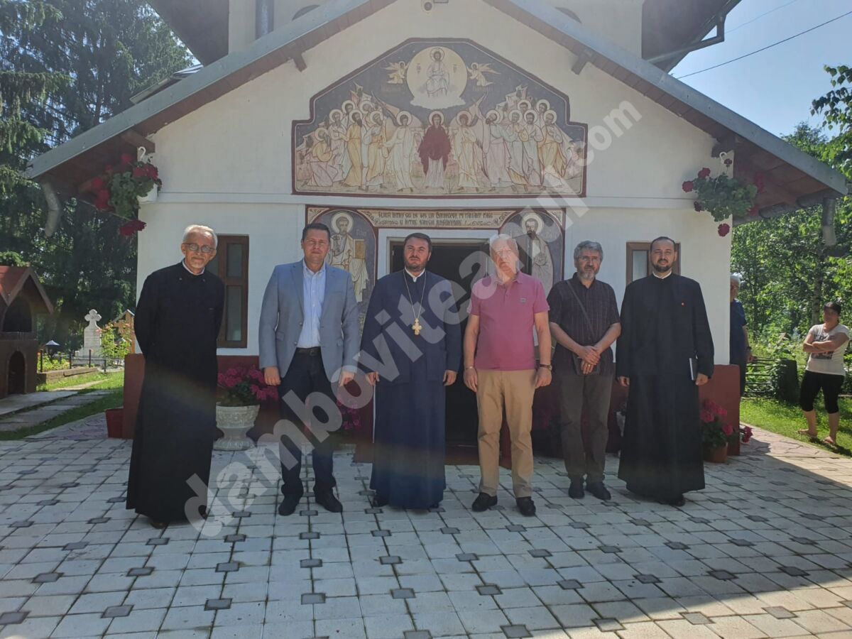 You are currently viewing Vicarul eparhial Ionuț Ghibanu și Corneliu Ștefan, președintele CJD, au efectuat o vizită, cu binecuvântarea ÎPS Nifon, la parohia Gura Vulcănii