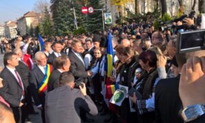 Read more about the article De azi, noi măsuri de relaxare. Sunt permise evenimente de campanie electorală, cu participarea a 1.000 de persoane