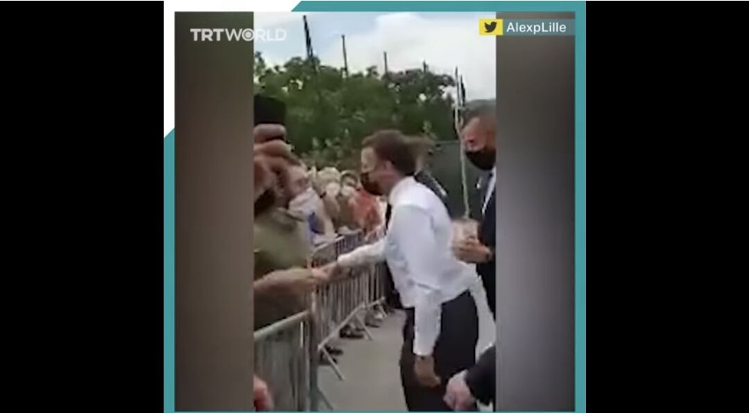 You are currently viewing Bărbatul care l-a pălmuit pe Emmanuel Macron a fost condamnat la 4 luni de închisoare cu executare