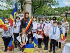 Read more about the article VEZI MESAJUL DOAMNEI PRIMAR A COMUNEI DÂMBOVIȚENE BEZDEAD, CU OCAZIA COMEMORĂRII EROILOR NEAMULUI ROMÂNESC