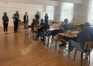 Read more about the article Activități pentru prevenirea victimizării minorilor și a delincvenței juvenile, desfășurate de polițiștii dâmbovițeni