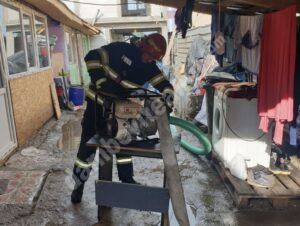 Read more about the article Gospodării inundate în municipiul Târgoviște! Pompierii au intervenit!