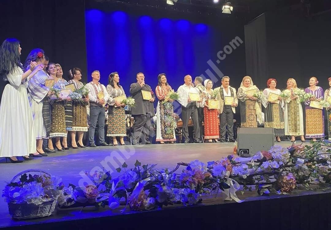 You are currently viewing „Gala folclorului dâmbovițean”, regal de muzică populară, oferit de Centrul Județean de Cultură Dâmbovița