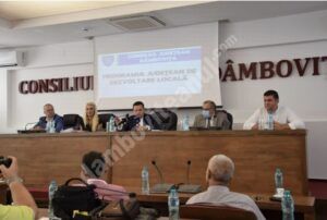 Read more about the article A debutat Programul Județean de Dezvoltare Locală! Primele 30 de contracte de finanțare de lucrări pentru 21 de unități administrativ-teritoriale din județul Dâmbovița au fost semnate astăzi