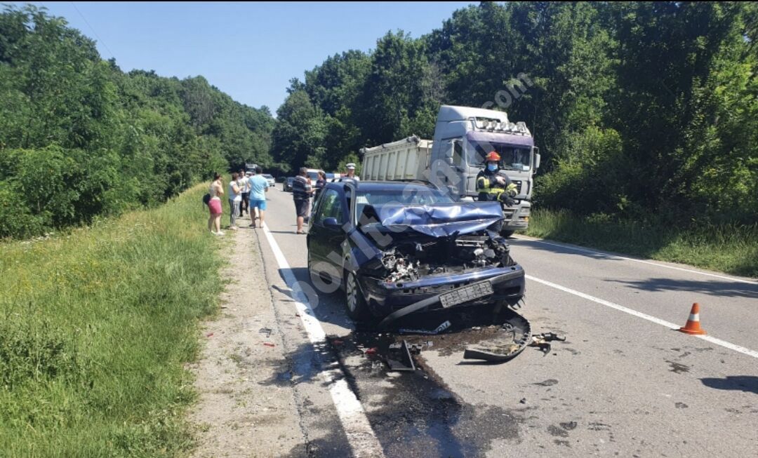 You are currently viewing Autocamion încărcat cu GPL, implicat într-o coliziune pe DN 72, la Dragodana!