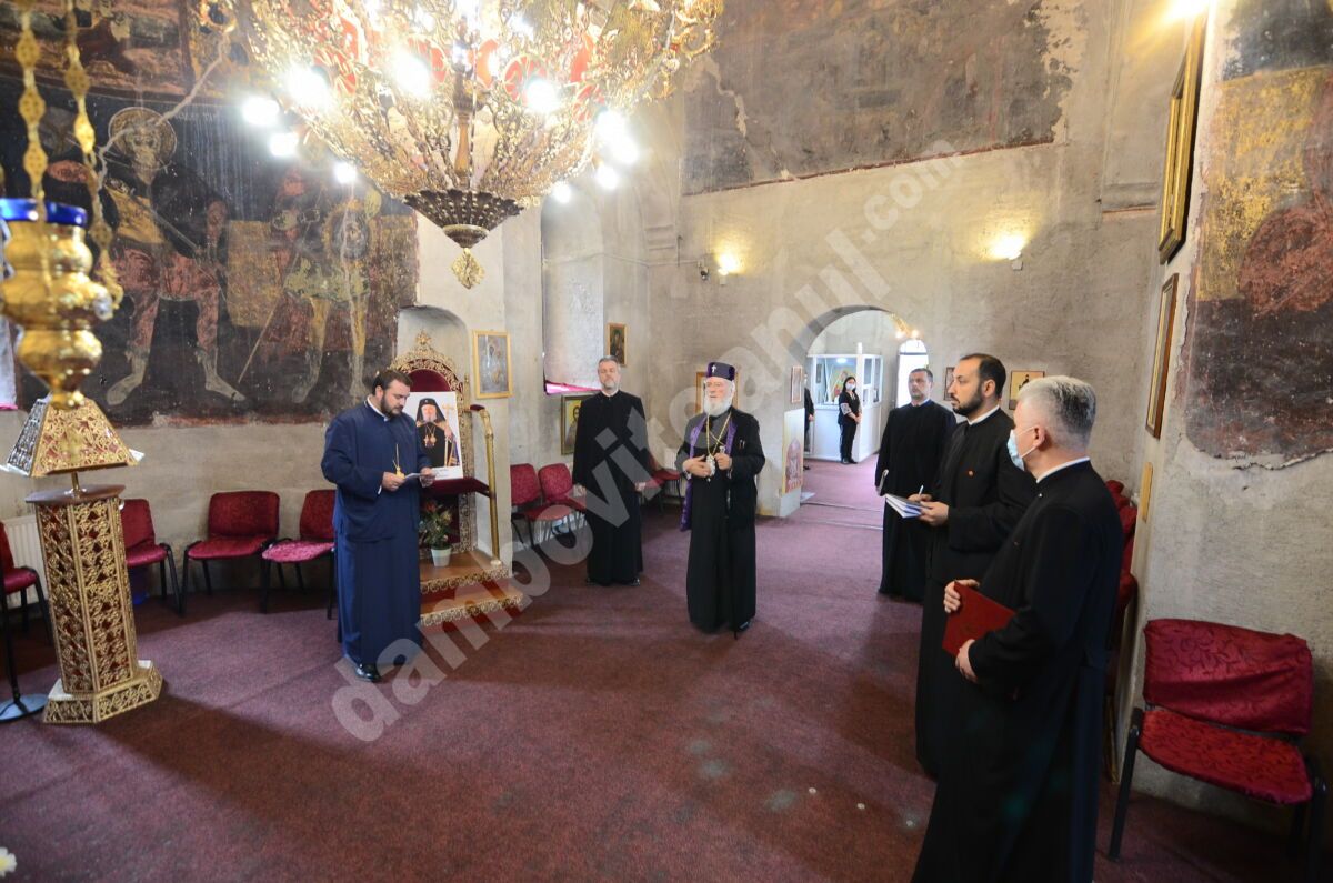 You are currently viewing VIZITĂ PASTORALĂ A ÎNALTPRESFINŢITULUI PĂRINTE ARHIEPISCOP ȘI MITROPOLIT NIFON LA PAROHII DIN CADRUL PROTOIERIILOR TÂRGOVIŞTE NORD ȘI TÂRGOVIŞTE SUD