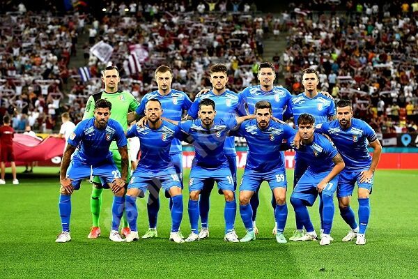 You are currently viewing Doar patru jucători se mai regăsesc în lotul Chindiei Târgoviște! Aproape toți fotbaliștii au plecat după retrogradarea echipei în Liga a 2-a