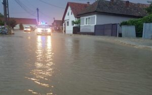 Read more about the article Localităţi din Alba aflate sub furia apelor