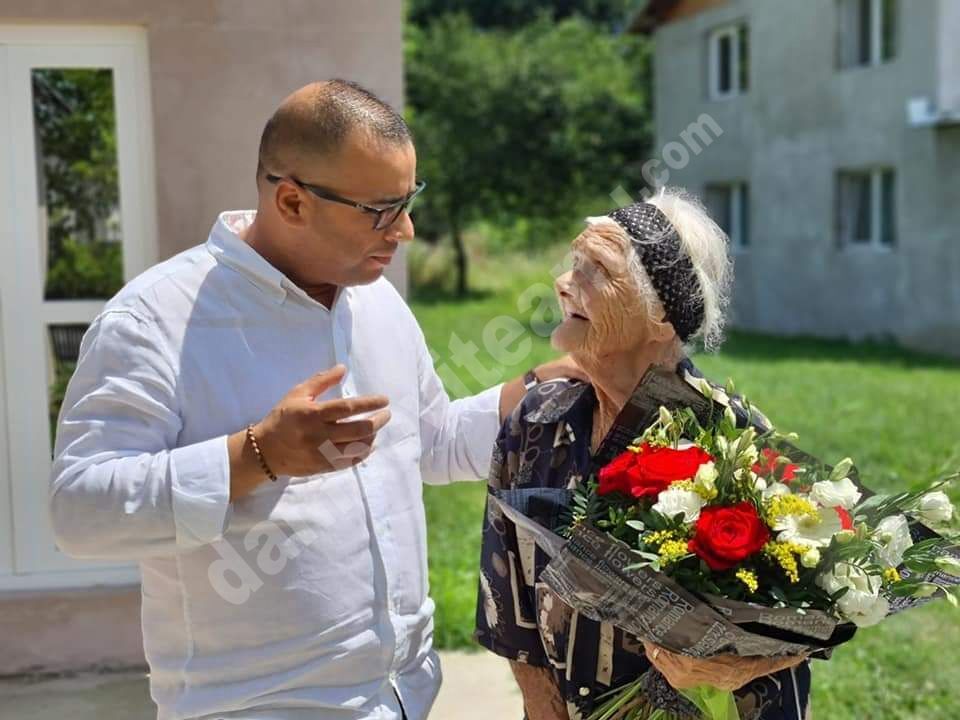 You are currently viewing Zi festivă, pentru veterana comunei Ulmi